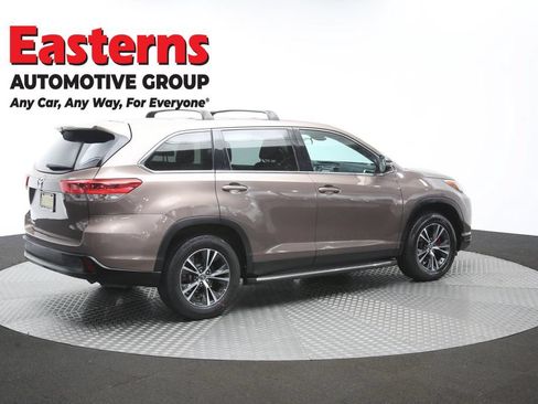 Used 2019 Toyota Highlander LE FWD image 41