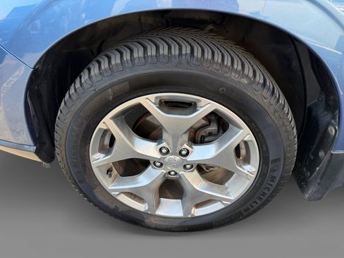 Used 2015 Subaru Forester 2.5i Touring w/ Eyesight & Navigation System AWD/4WD image 9