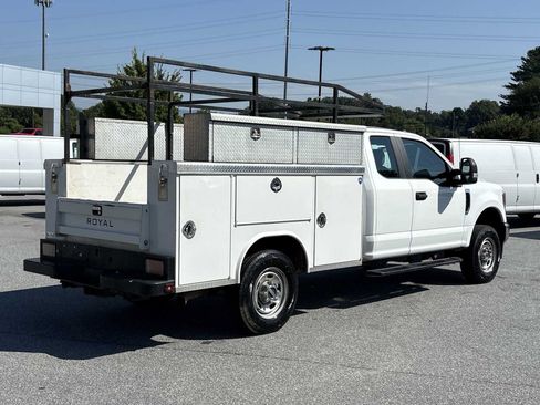 Used 2022 Ford F250 XL w/ Power Equipment Group AWD/4WD image 6