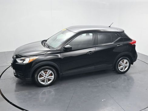 Used 2020 Nissan Kicks S image 49