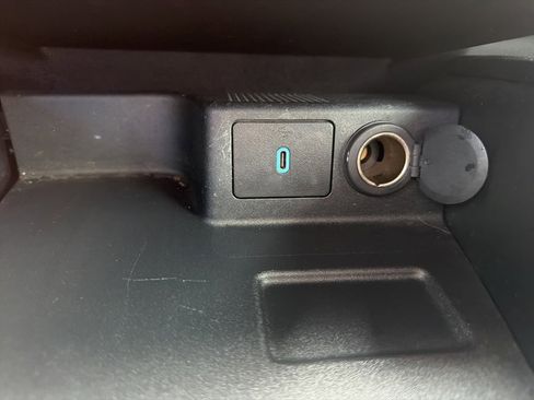 Used 2020 Ford Escape SE image 26