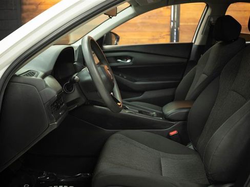 Used 2025 Honda Accord LX image 8