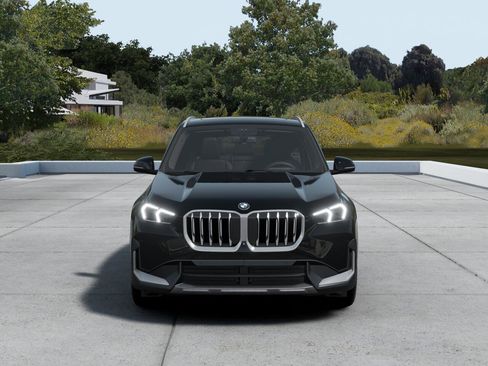 New 2026 BMW X1 xDrive28i AWD/4WD image 3