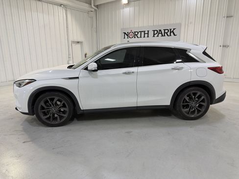 Used 2019 INFINITI QX50 Essential w/ Sensory Package image 2