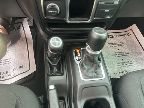 Used 2021 Jeep Wrangler Sport image 12