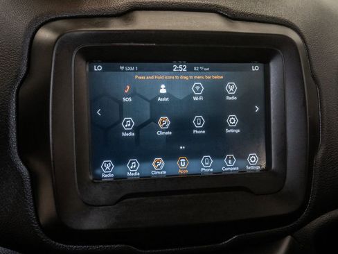 Used 2020 Jeep Renegade Latitude FWD image 18