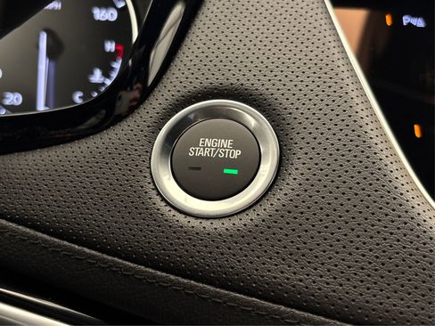 New 2025 Cadillac XT6 Luxury image 27