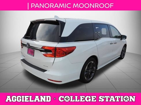 Used 2024 Honda Odyssey Elite image 4