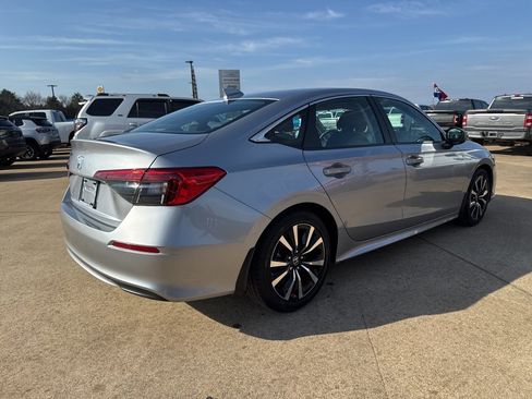 Used 2024 Honda Civic EX image 4