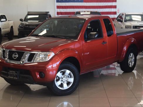 Used 2013 Nissan Frontier SV RWD image 12