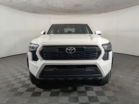 Used 2024 Toyota Tacoma TRD Off-Road image 2