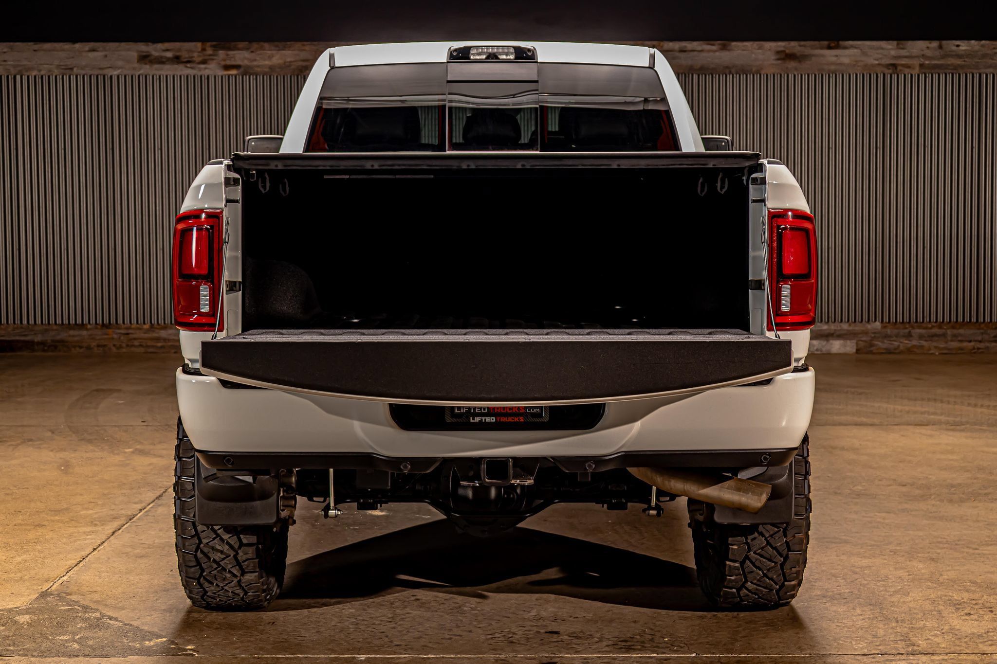 Used 2025 RAM 2500 Laramie w/ Night Edition AWD/4WD image 9