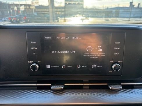 Used 2024 Kia Carnival LX image 15