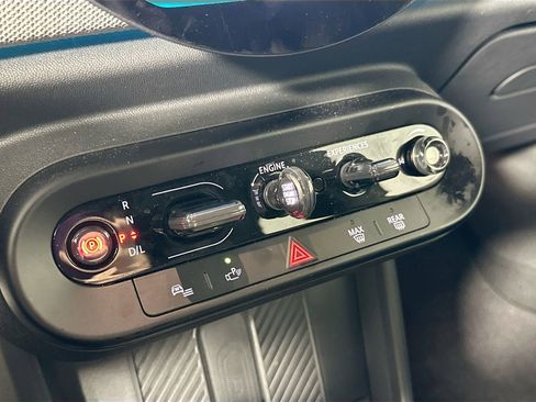 Certified 2025 MINI Cooper 2-Door Hardtop image 19