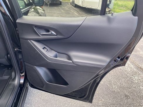 New 2025 Chevrolet Equinox LT image 25