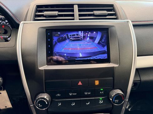 Used 2015 Toyota Camry SE FWD image 35