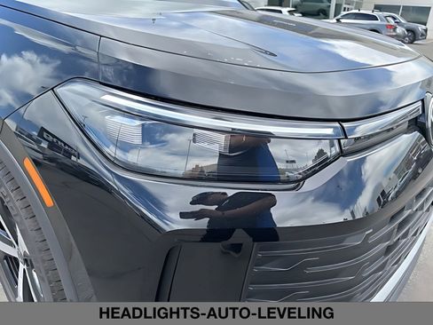 New 2026 Volkswagen Tiguan SE AWD/4WD image 10