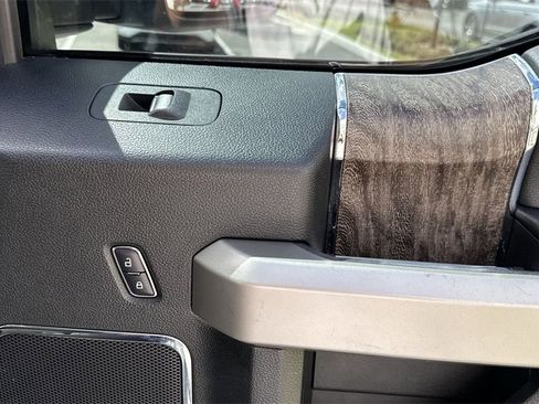 Used 2017 Ford F350 Lariat w/ Chrome Package image 45