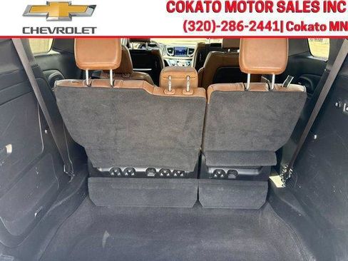 Used 2017 Chrysler Pacifica Limited w/ UConnect Theater Package FWD image 10
