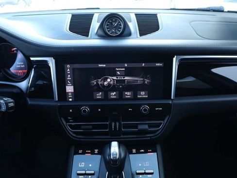 Used 2024 Porsche Macan Turbo image 21