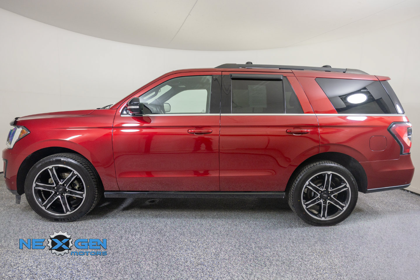 Used 2019 Ford Expedition Limited w/ Equipment Group 303A AWD/4WD image 30