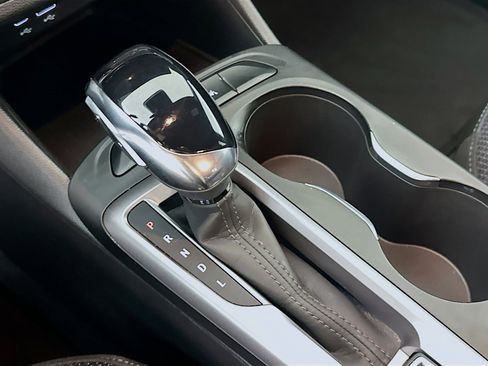 Used 2025 Buick Envista Preferred image 24