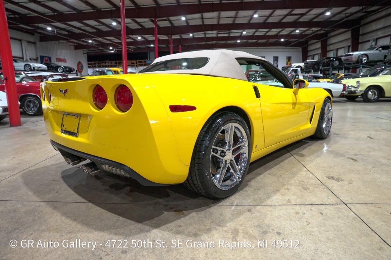 Used 2007 Chevrolet Corvette Convertible w/ Performance Package RWD image 24