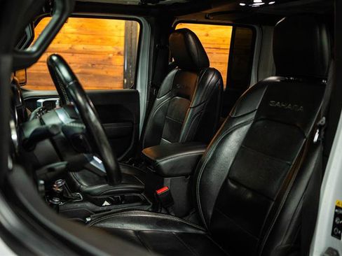 Used 2021 Jeep Wrangler Unlimited Sahara w/ Cold Weather Group image 9