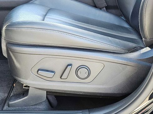 Certified 2023 Kia Sorento EX w/ Panoramic Sunroof Package image 17