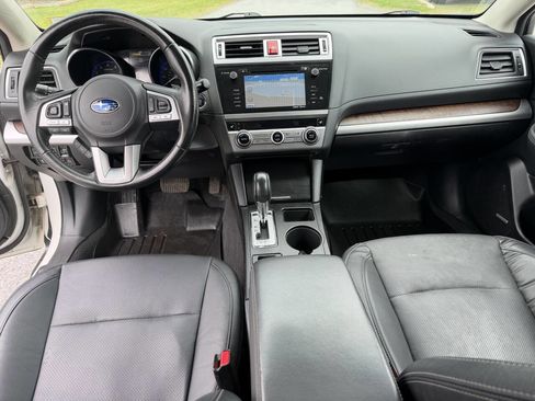 Used 2016 Subaru Outback 2.5i Limited AWD/4WD image 11