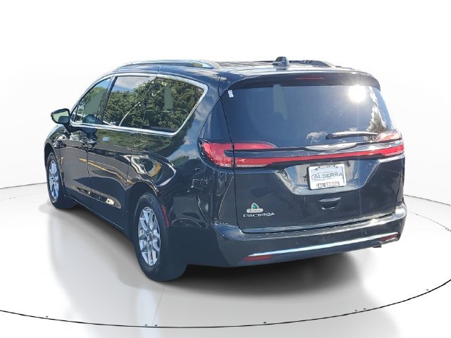 Used 2021 Chrysler Pacifica Touring-L FWD image 3