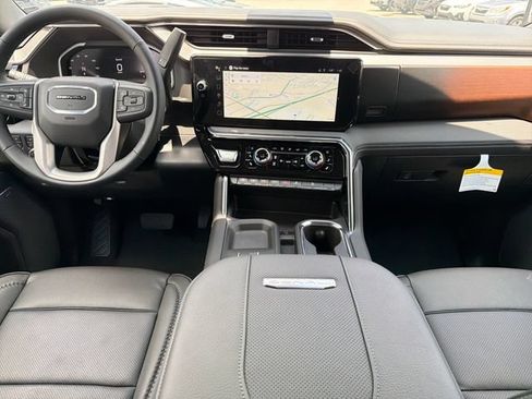 New 2026 GMC Sierra 2500 Denali w/ Denali Reserve Package AWD/4WD image 9