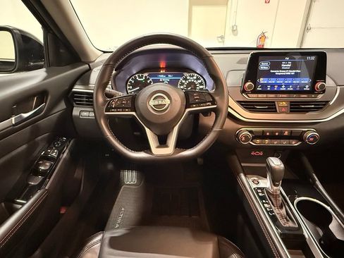 Used 2025 Nissan Altima 2.5 SR FWD image 27