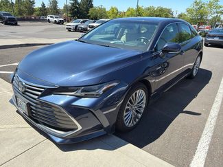 Used 2019 Toyota Avalon Limited w/ Advanced Safety Package FWD video 1