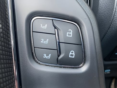 Certified 2022 Ford F150 Raptor w/ Equipment Group 801A High image 19