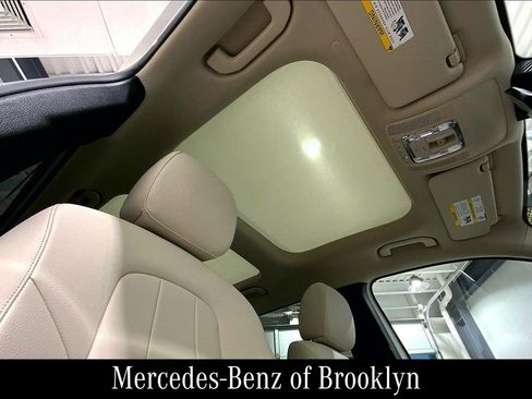 Used 2023 Mercedes-Benz GLB 250 4MATIC image 17