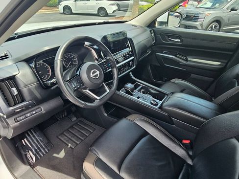 Certified 2025 Nissan Pathfinder SL AWD/4WD image 18