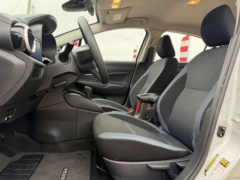 Used 2025 Nissan Versa SV FWD image 25