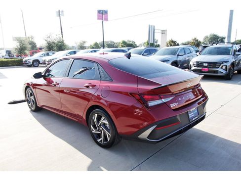 Certified 2025 Hyundai Elantra Sport FWD image 6
