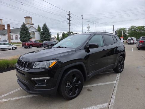 Certified 2018 Jeep Compass Latitude w/ Popular Equipment Group FWD image 6