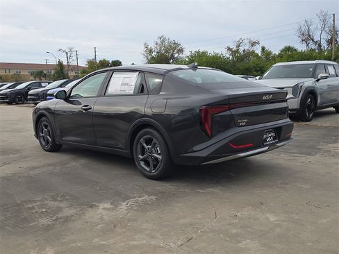 New 2025 Kia K4 LXS image 6