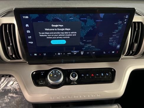 New 2026 Ford Expedition Active image 11