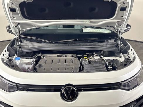 New 2025 Volkswagen Tiguan SE R-Line image 22