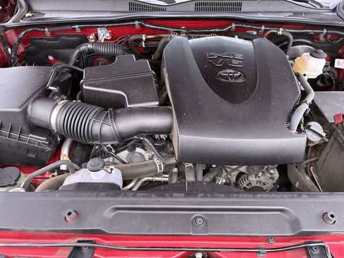 Used 2022 Toyota Tacoma SR5 w/ Technology Package RWD image 15