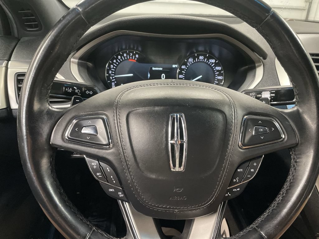 Used 2020 Lincoln MKZ FWD image 5