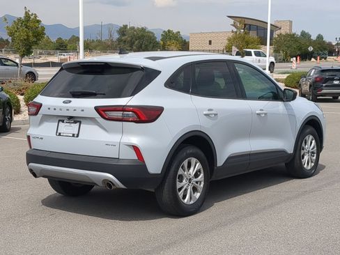 Used 2025 Ford Escape Active AWD/4WD image 3
