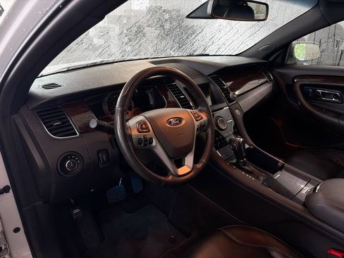 Used 2018 Ford Taurus Limited AWD/4WD image 8