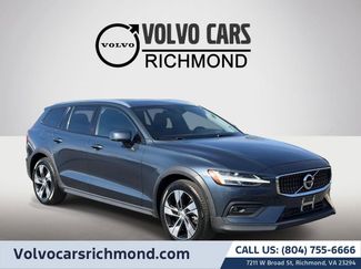 Used 2022 Volvo V60 T5 Cross Country video 1