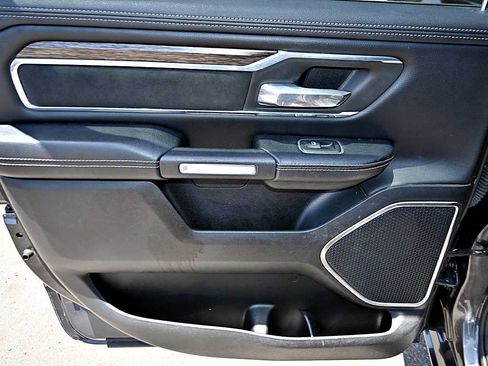 Used 2019 RAM 1500 Laramie AWD/4WD image 13