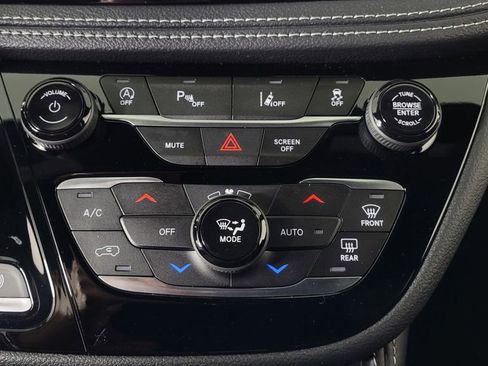 New 2026 Chrysler Pacifica Limited w/ S Appearance Package image 28